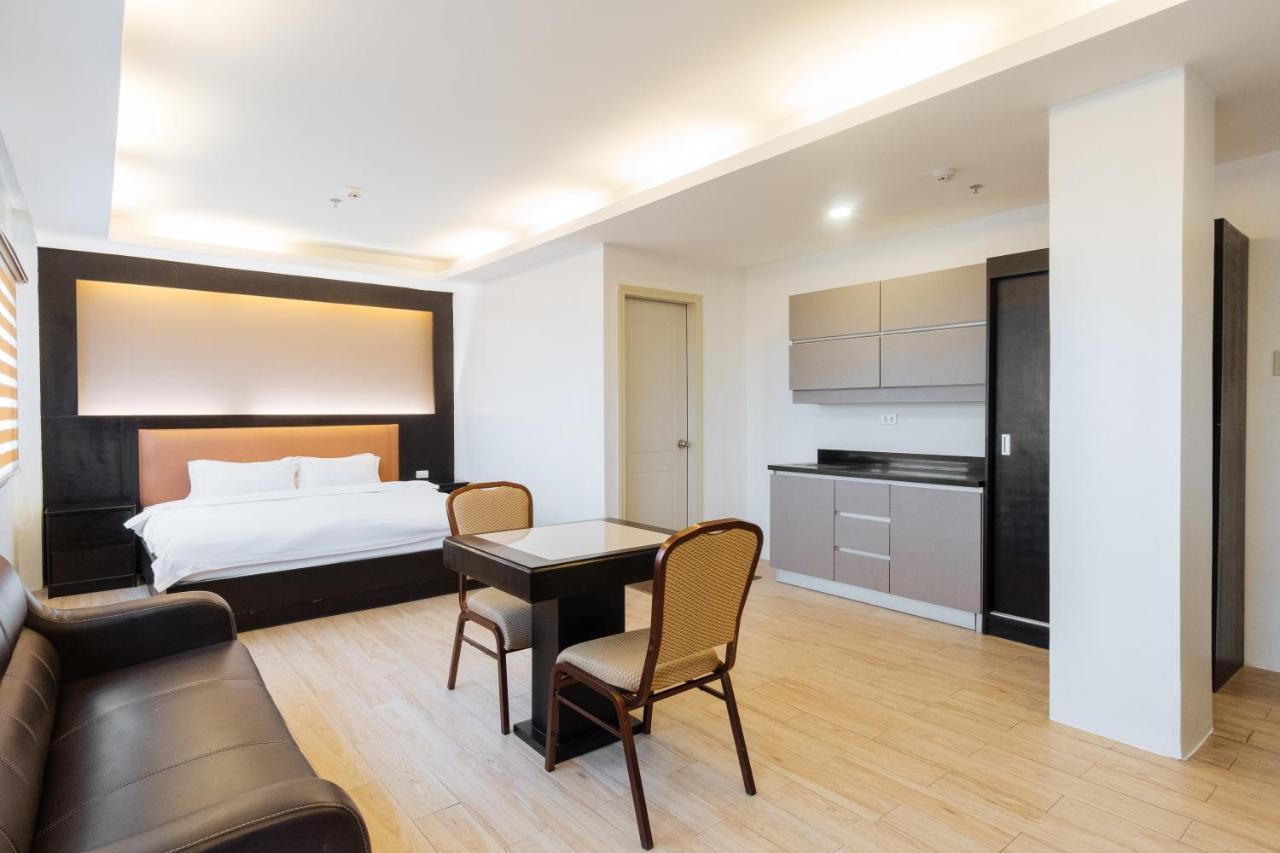 Northpointe Residences Manila Exterior photo